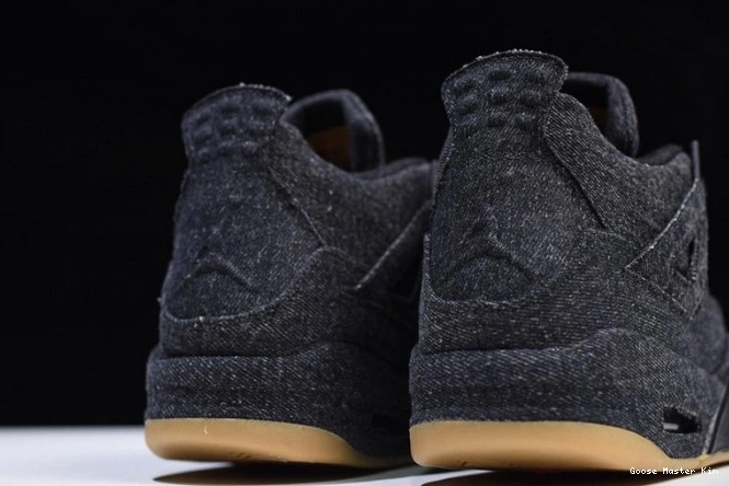 Levi's AO2571-001 x Air Jordan 4 'black' 0813